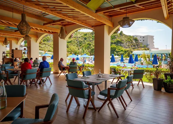 Atrium Platinum & מלון 5*